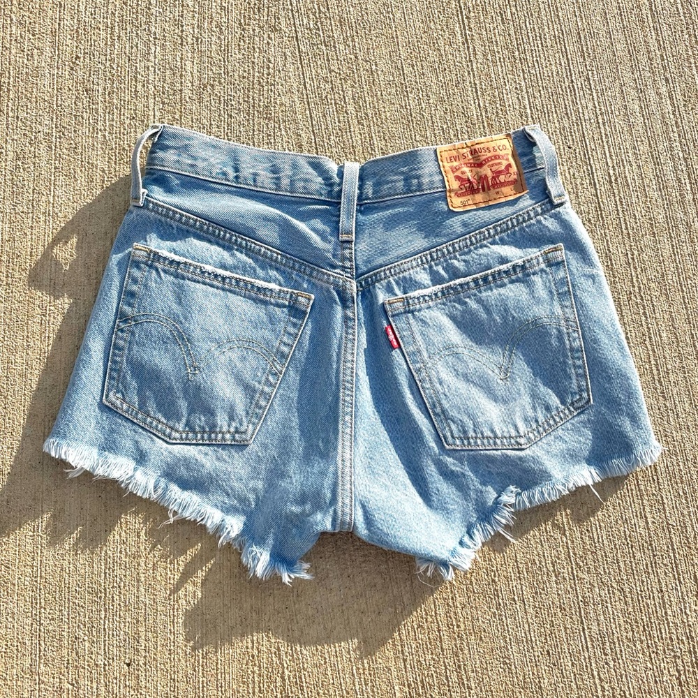 Vintage 501 levi light wash high rise denim shorts